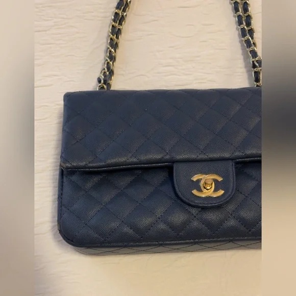 Gorgeous Navy Blue Pebble Bag - Picture 2 of 6